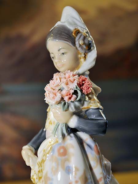 Lladro - Model #1304: Valencian girl with flowers