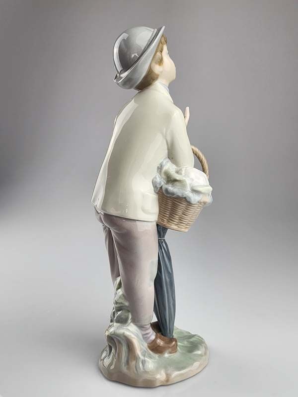 China & Ceramics: Lladro - Little Gardener