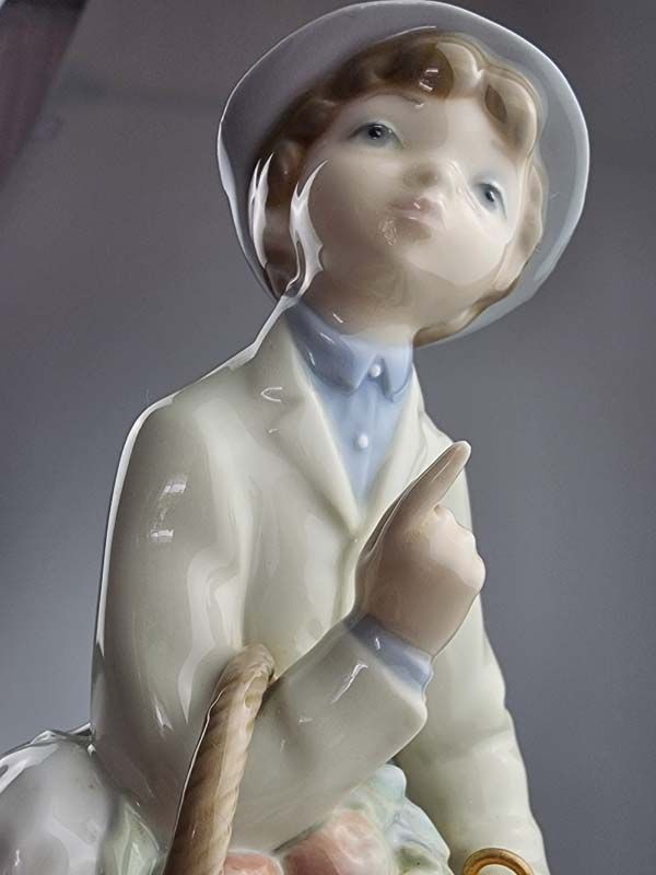 China & Ceramics: Lladro - Little Gardener