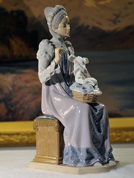 Lladro: Lladro - Sewing a trousseau