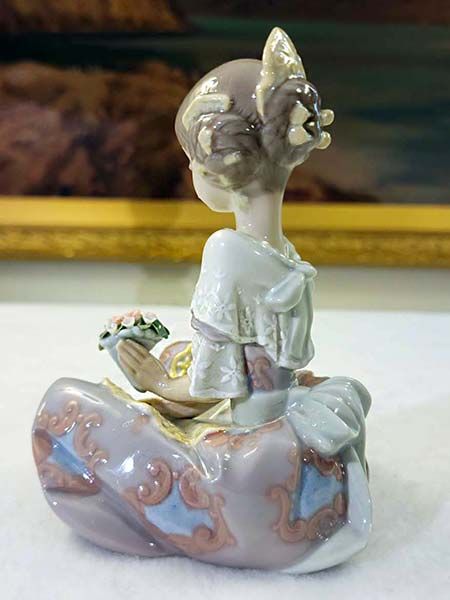 Lladro: Lladro - Serene Valencia