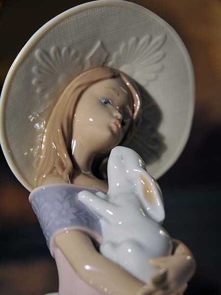 China & Ceramics: Lladro - Bunny Kisses