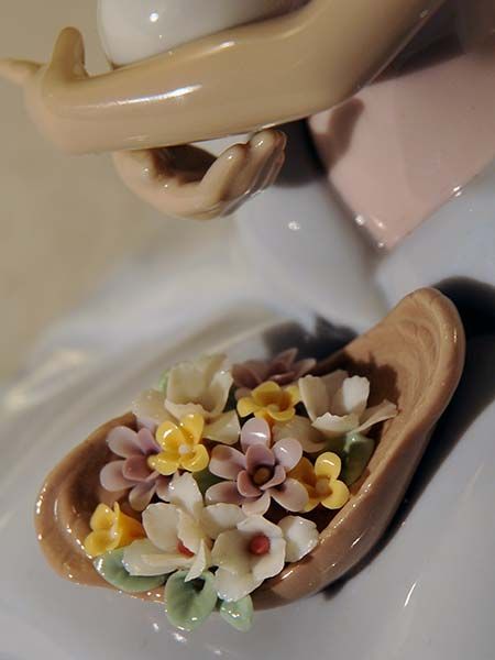 Lladro: Lladro - Bunny Kisses