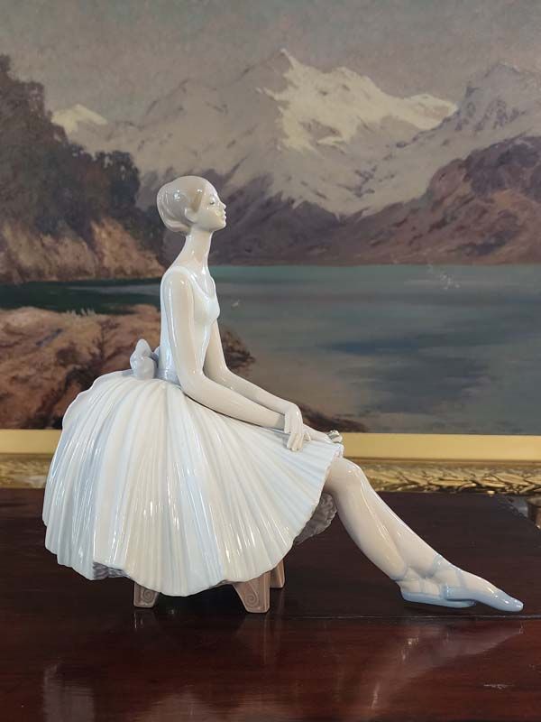 Lladro figurines for sale, purchase online.
