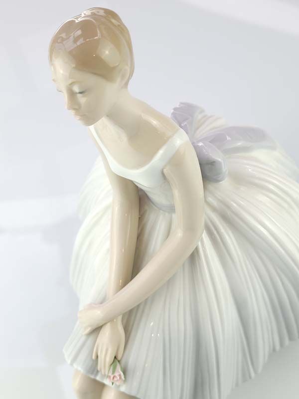 Lladro: Lladro - Refinement Ballet Woman