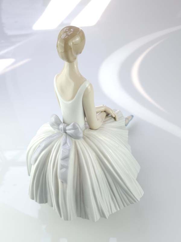 Lladro: Lladro - Refinement Ballet Woman