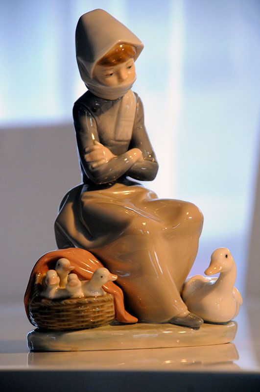 Lladro: Lladro - Duck Seller figurine