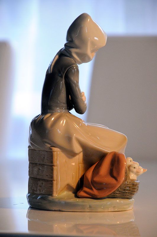 Lladro: Lladro - Duck Seller figurine