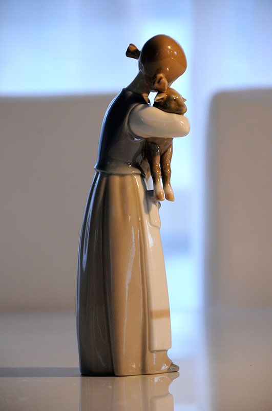 China & Ceramics: Lladro - Girl with lamb figurine