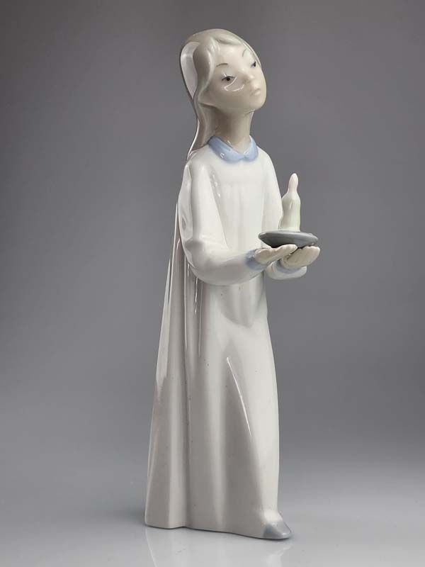 Lladro: Lladro - Girl with Candle