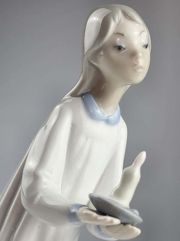 China & Ceramics: Lladro - Girl with Candle