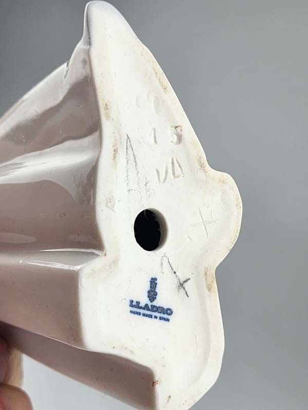 China & Ceramics: Lladro - Girl with Candle