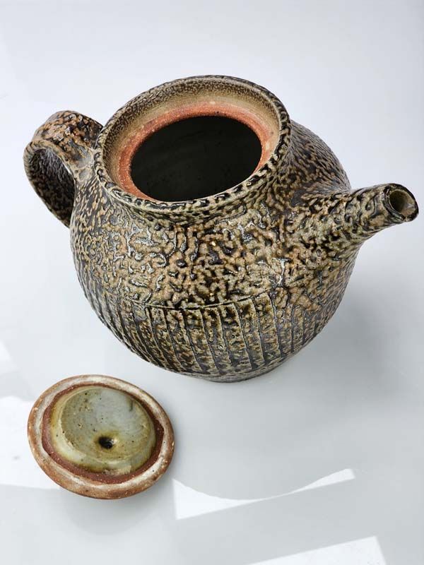 - Signed studio pottery: Mirek Smisek - Teapot