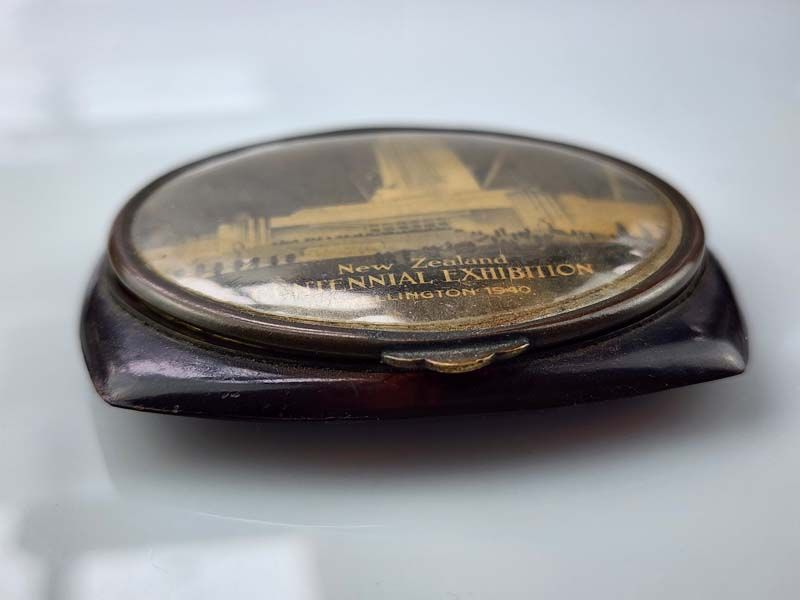 Antiques: Powder Compact - Wellington Exhibition 1940