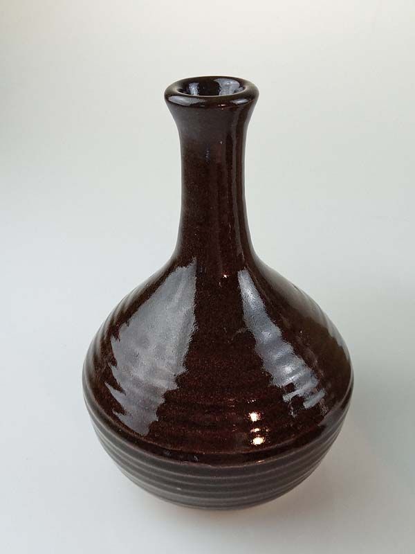 NZ Pottery: Pottery Vases - Honey Pot Gallery