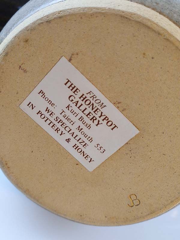 NZ Pottery: Pottery Vases - Honey Pot Gallery