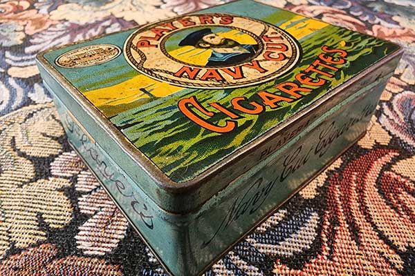Curios: Players Navy Cut Cigarettes Tin