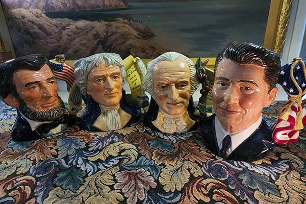 Character Jugs: Abraham Lincoln D6936 - Royal Doulton Character Jug