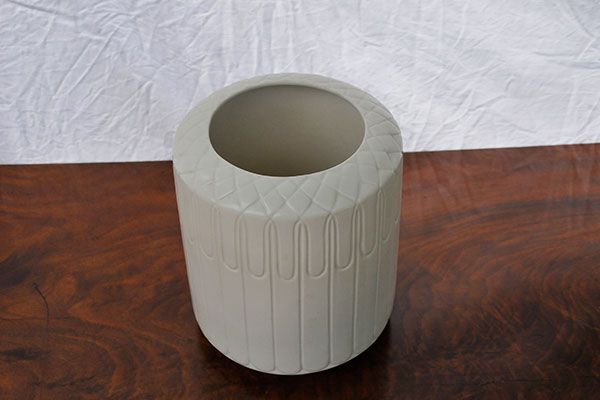 Royal Doulton: Art Deco Vase - Royal Doulton