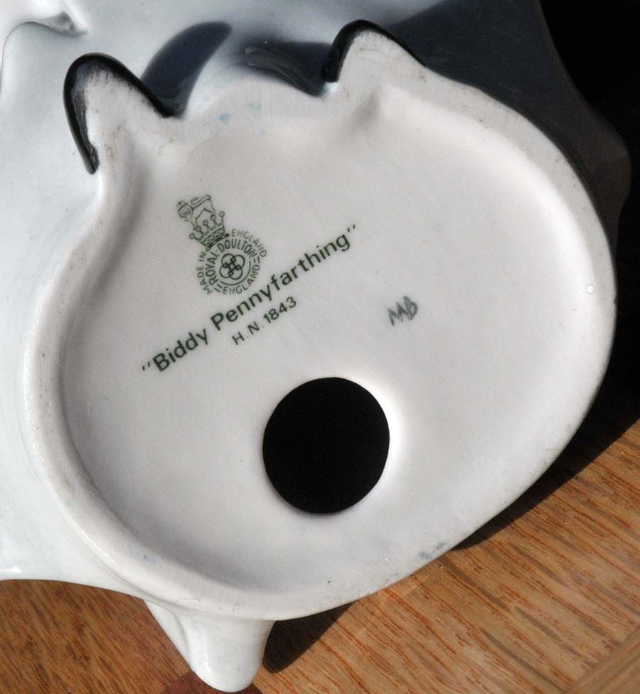 Figurines: Biddy Penny Fathing - Royal Doulton