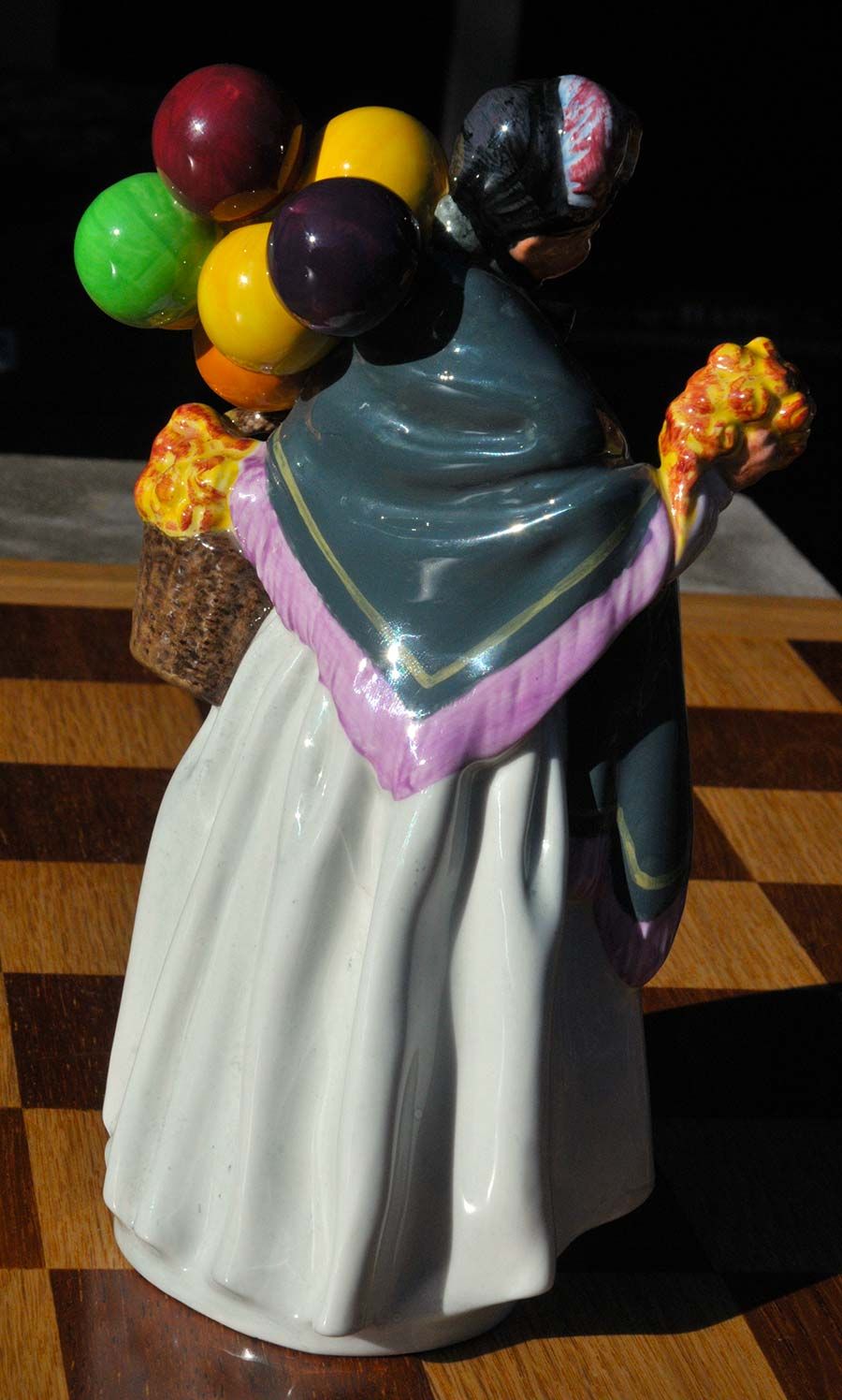 Figurines: Biddy Penny Fathing - Royal Doulton