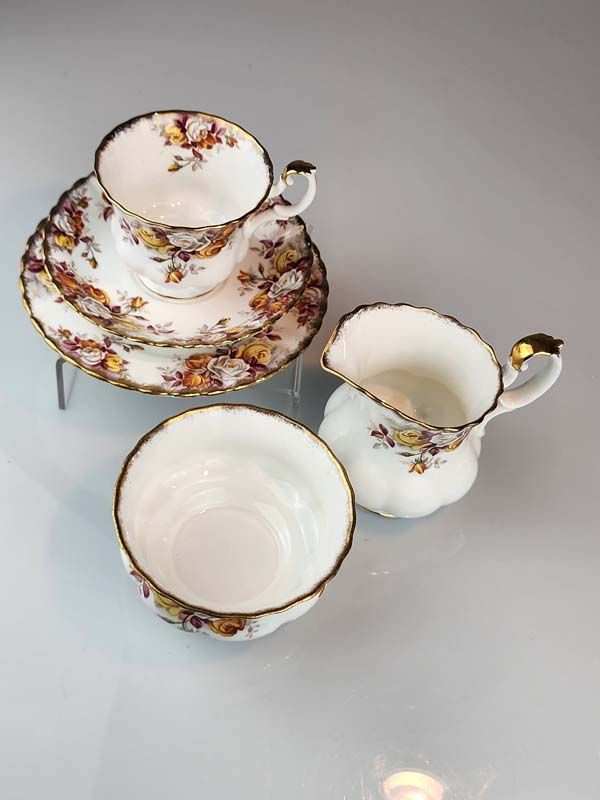 China & Ceramics: Royal Albert - Lenora tea set