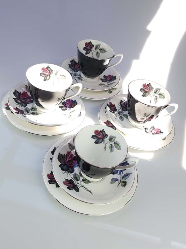 Royal Albert: Royal Albert - 4x Trios Masquerade