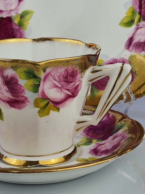 China & Ceramics: Royal Albert - Old English Rose Heavy Gold