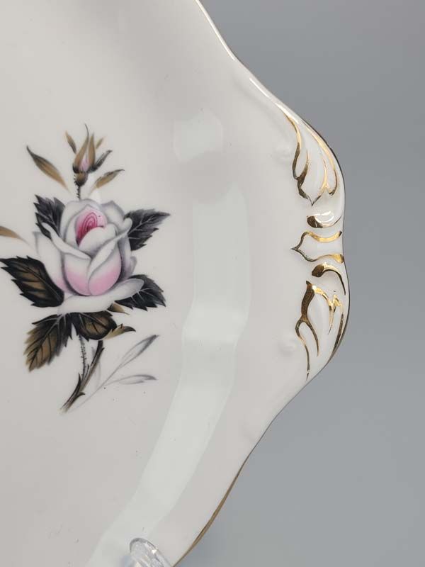 Royal Albert: Royal Albert - Queens Messenger cake tray