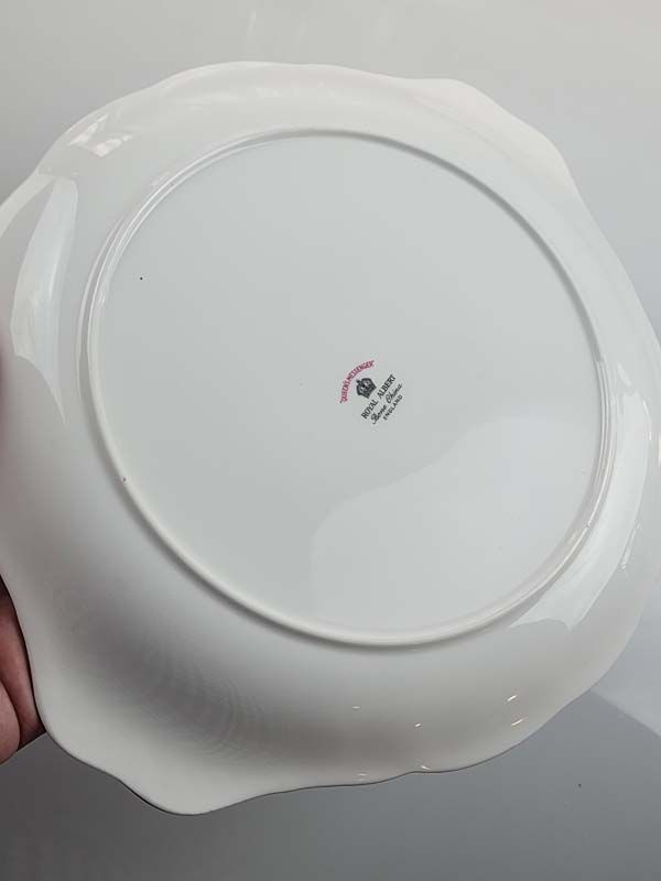 Royal Albert: Royal Albert - Queens Messenger cake tray