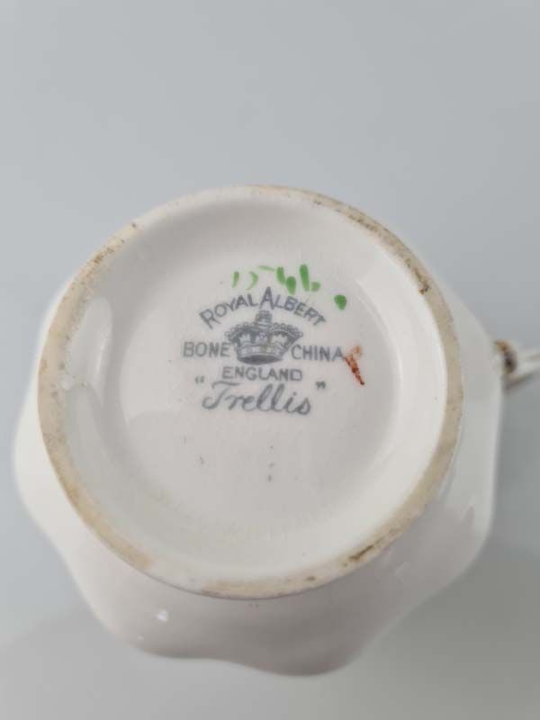 China & Ceramics: Royal Albert - Trellis Trio