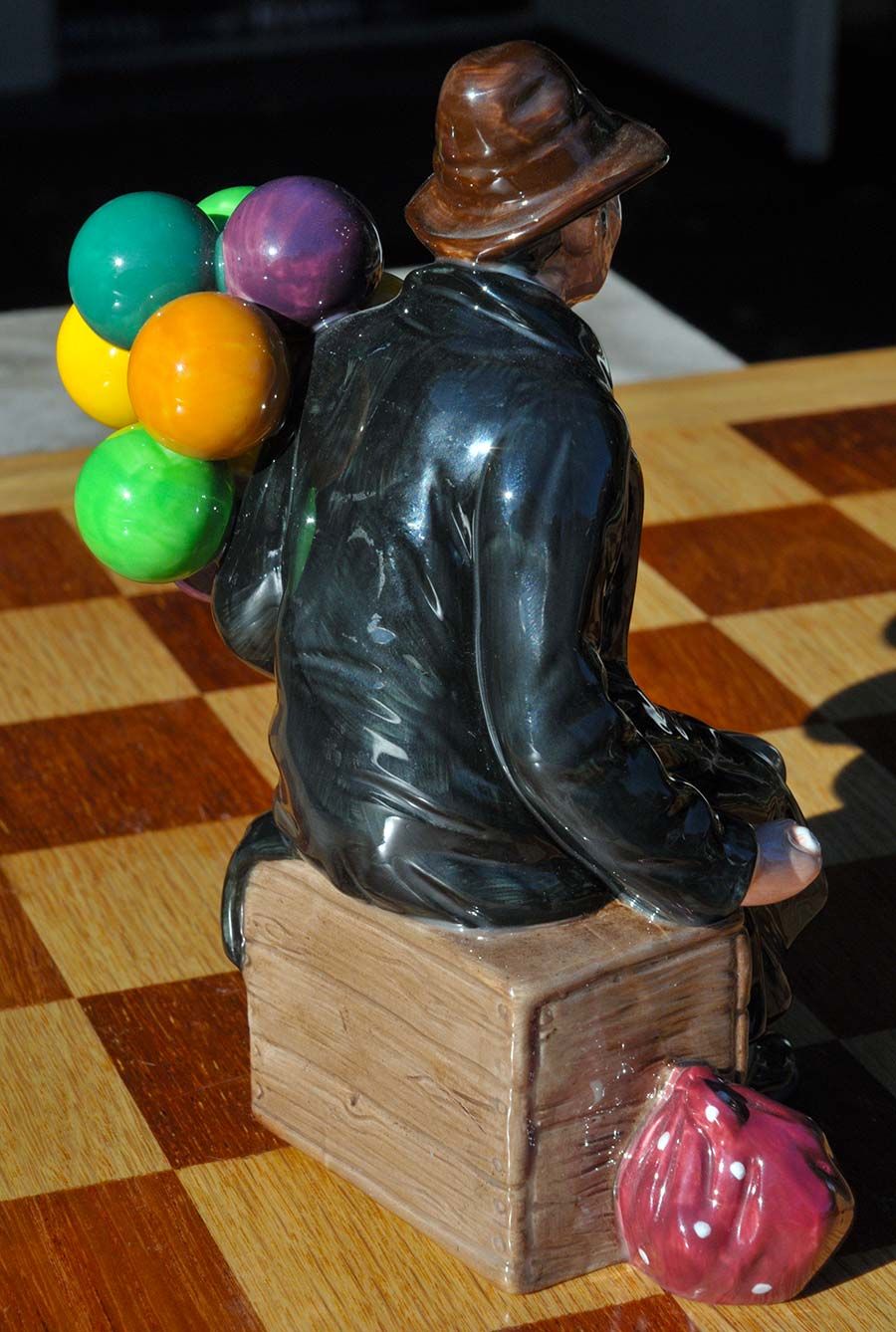 Figurines: Balloon Man - Royal Doulton