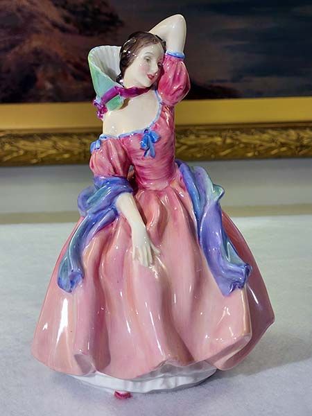 Figurines: May Time HN2113 - Royal Doulton