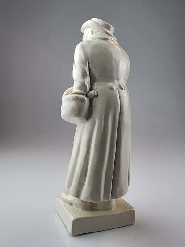 Doulton Lambeth: Mr Squeers - Royal Doulton Lambeth