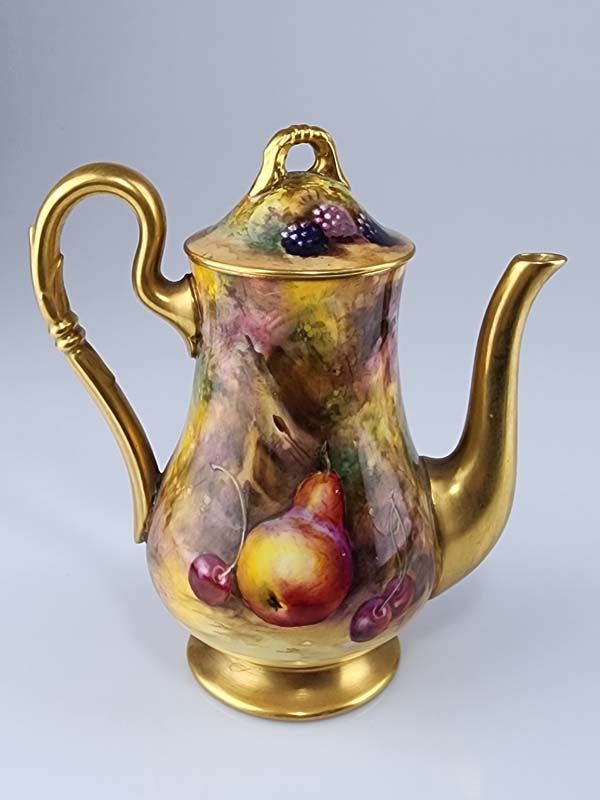 Royal Worcester: Royal Worcester Coffee Pot - Fruit