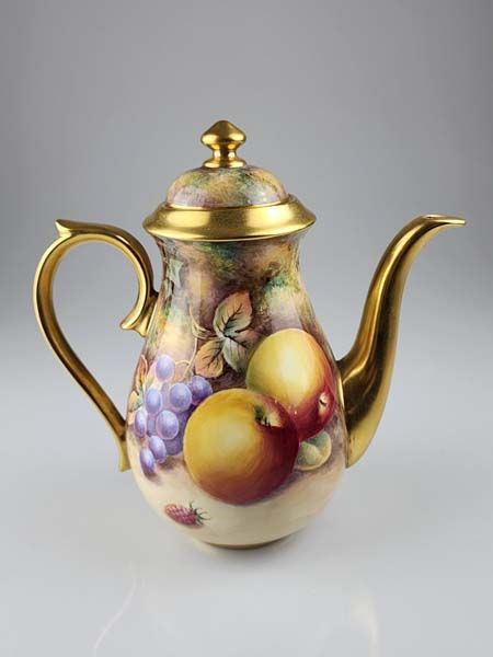 Royal Worcester: Royal Worcester Coffee Pot - Fruit