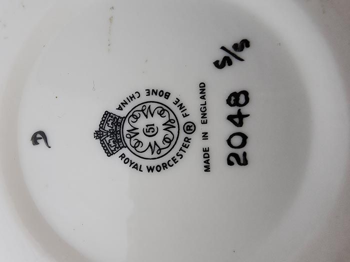 Royal Worcester: Royal Worcester Fruit Pot Pourri by Leaman