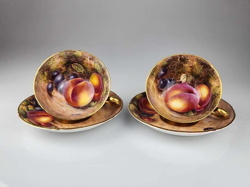 China & Ceramics: Royal Worcester Pair Duos - Fruit