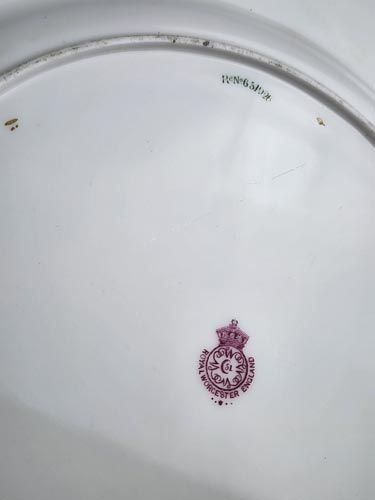 Royal Worcester: Royal Worcester Plate - Green Flower