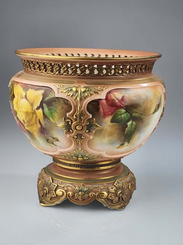 China & Ceramics: Hadleys Worcester Jardiniere - Roses