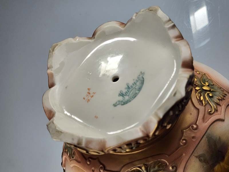 China & Ceramics: Hadleys Worcester Jardiniere - Roses