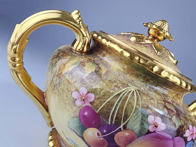 Royal Worcester: Royal Worcester Tea Pot - Fruit