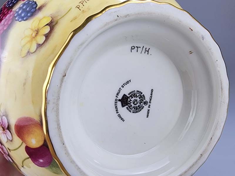 Royal Worcester: Royal Worcester Tea Pot - Fruit