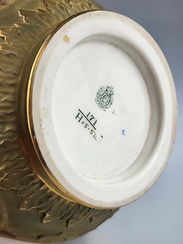 China & Ceramics: Royal Worcester Jardiniere - Roses