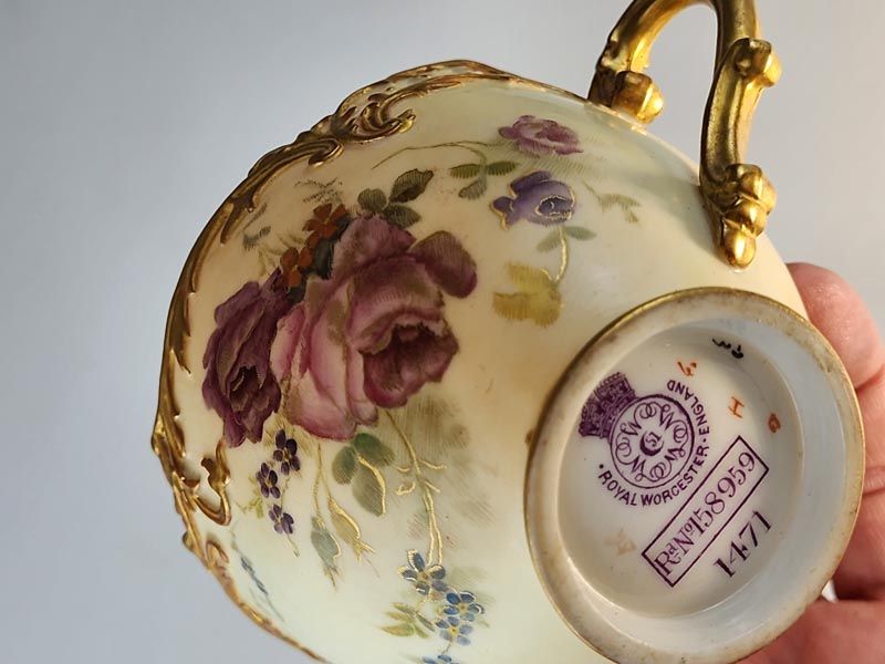 Royal Worcester: Royal Worcester Cup & Saucer