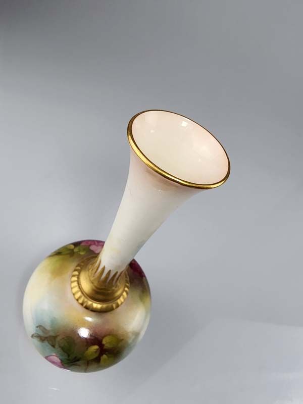 Royal Worcester: Royal Worcester Vase - Roses