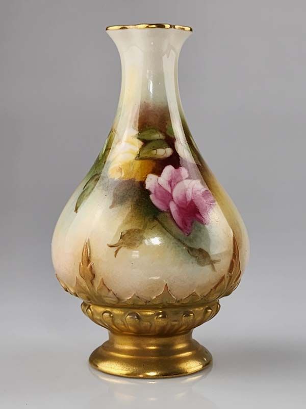 Royal Worcester Small Vase 1911 - Roses
