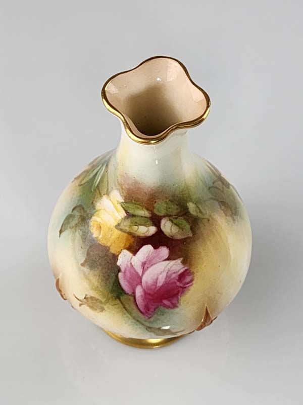 Royal Worcester: Royal Worcester Small Vase - Roses