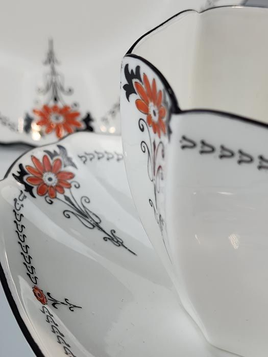 China & Ceramics: Shelley - Red Daisy trio 11497