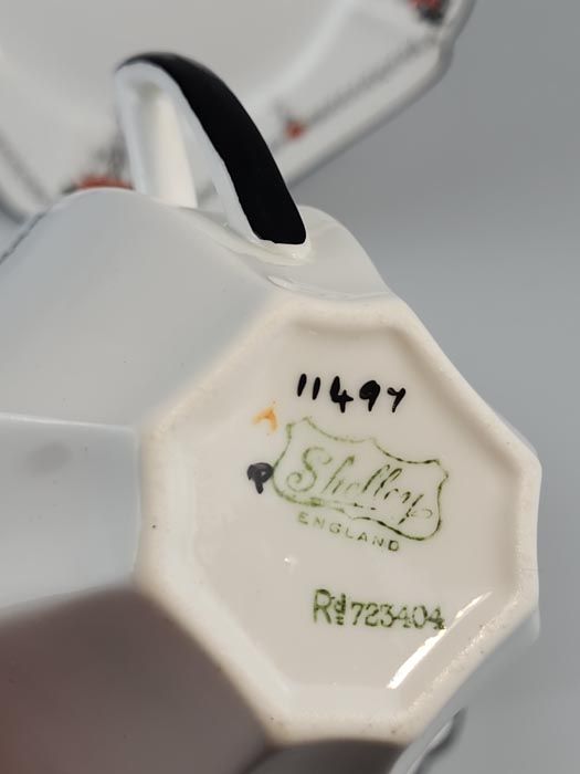 China & Ceramics: Shelley - Red Daisy trio 11497